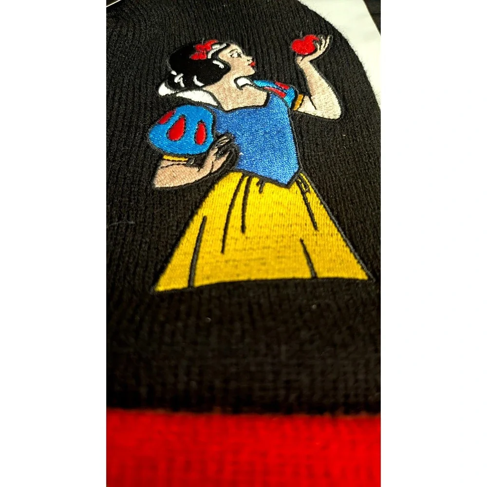 Disney Princess Snow White Hat Beanie Cuffed Knit Black‎ Embroidered Winter
